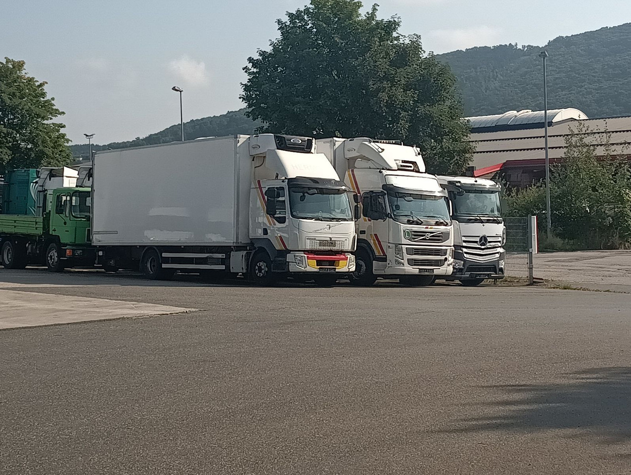 Volvo FM13-460 EEV 6x2R CarrierSupra550 7,3m LBW1.5t - Рефрижератор камион: снимка 4 Volvo FM13-460 EEV 6x2R CarrierSupra550 7,3m LBW1.5t - Рефрижератор камион: снимка 4