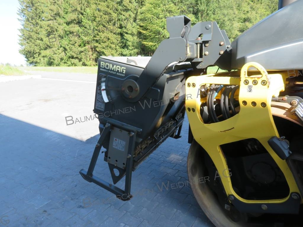 Bomag BS 150 - Машина за разпръскване на сол/ Пясък: снимка 4 Bomag BS 150 - Машина за разпръскване на сол/ Пясък: снимка 4