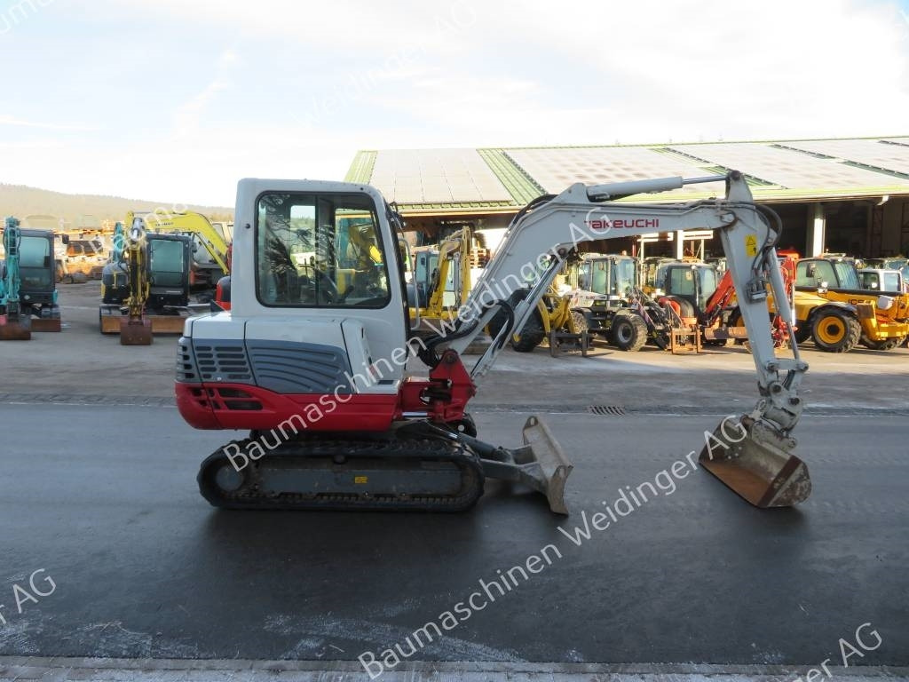 Takeuchi TB 235 - Мини багер: снимка 2 Takeuchi TB 235 - Мини багер: снимка 2