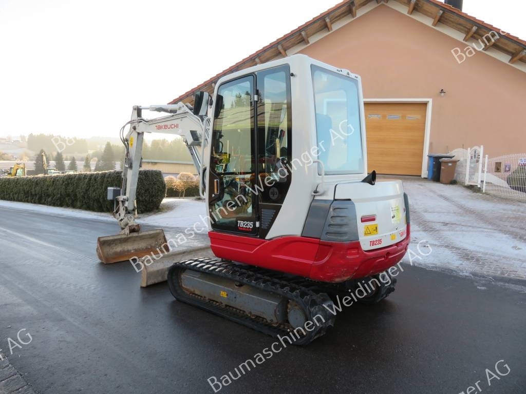Takeuchi TB 235 - Мини багер: снимка 5 Takeuchi TB 235 - Мини багер: снимка 5
