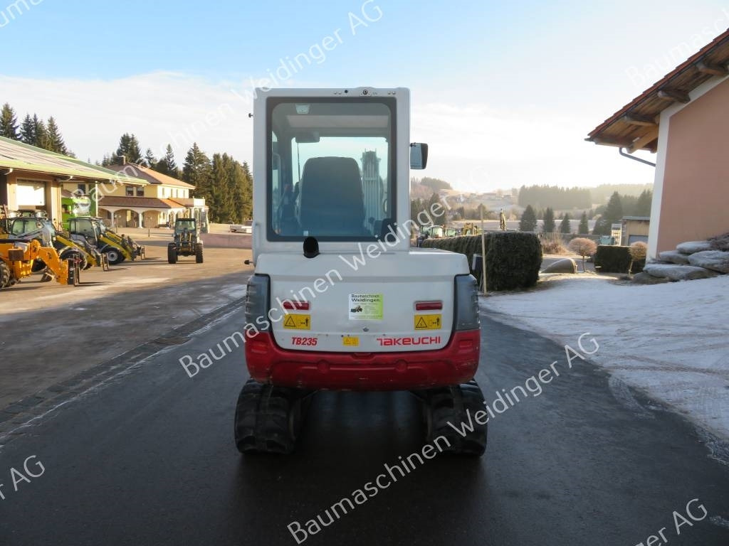 Takeuchi TB 235 - Мини багер: снимка 4 Takeuchi TB 235 - Мини багер: снимка 4