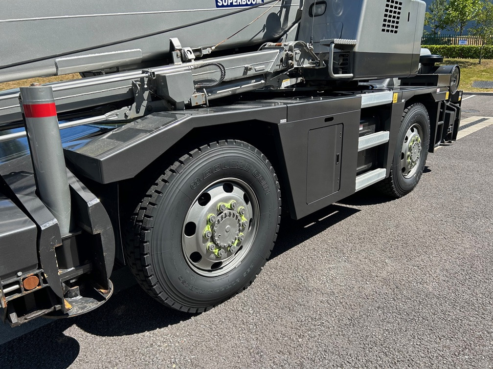 Кран за всякакви терени KATO 13 Ton City Crane with Only 6,822kms and 1,362 hours from New: снимка 11