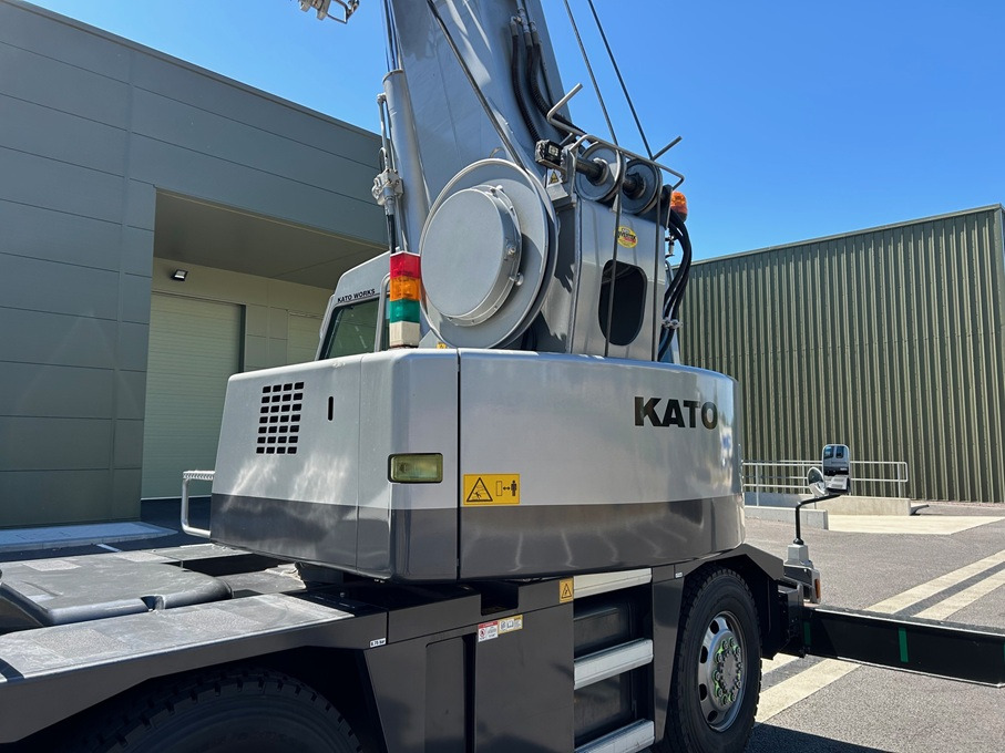Кран за всякакви терени KATO 13 Ton City Crane with Only 6,822kms and 1,362 hours from New: снимка 21