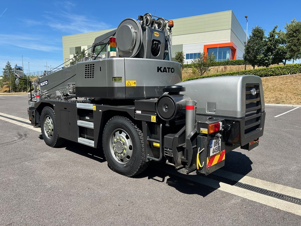 Кран за всякакви терени KATO 13 Ton City Crane with Only 6,822kms and 1,362 hours from New: снимка 7