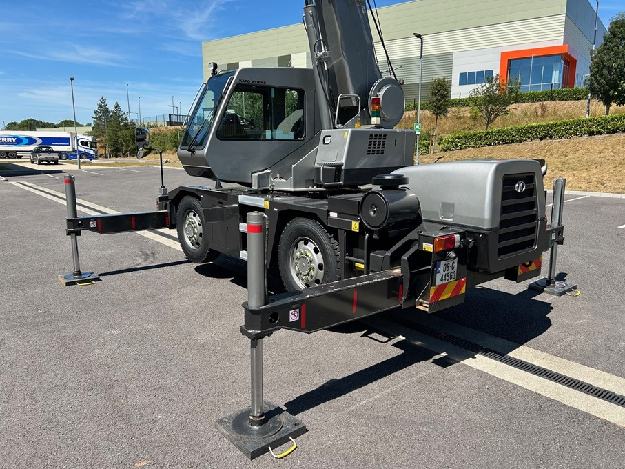 Кран за всякакви терени KATO 13 Ton City Crane with Only 6,822kms and 1,362 hours from New: снимка 17