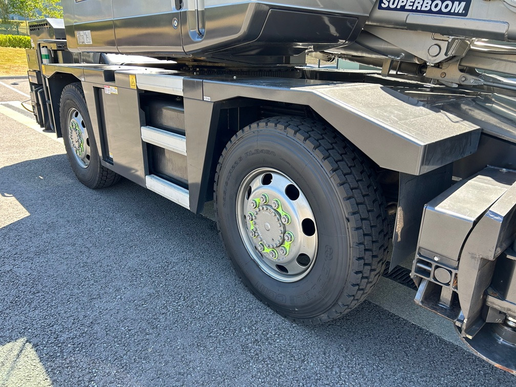 Кран за всякакви терени KATO 13 Ton City Crane with Only 6,822kms and 1,362 hours from New: снимка 10