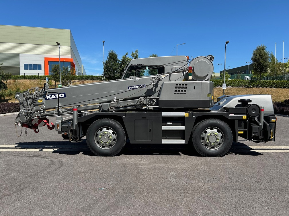 Кран за всякакви терени KATO 13 Ton City Crane with Only 6,822kms and 1,362 hours from New: снимка 8