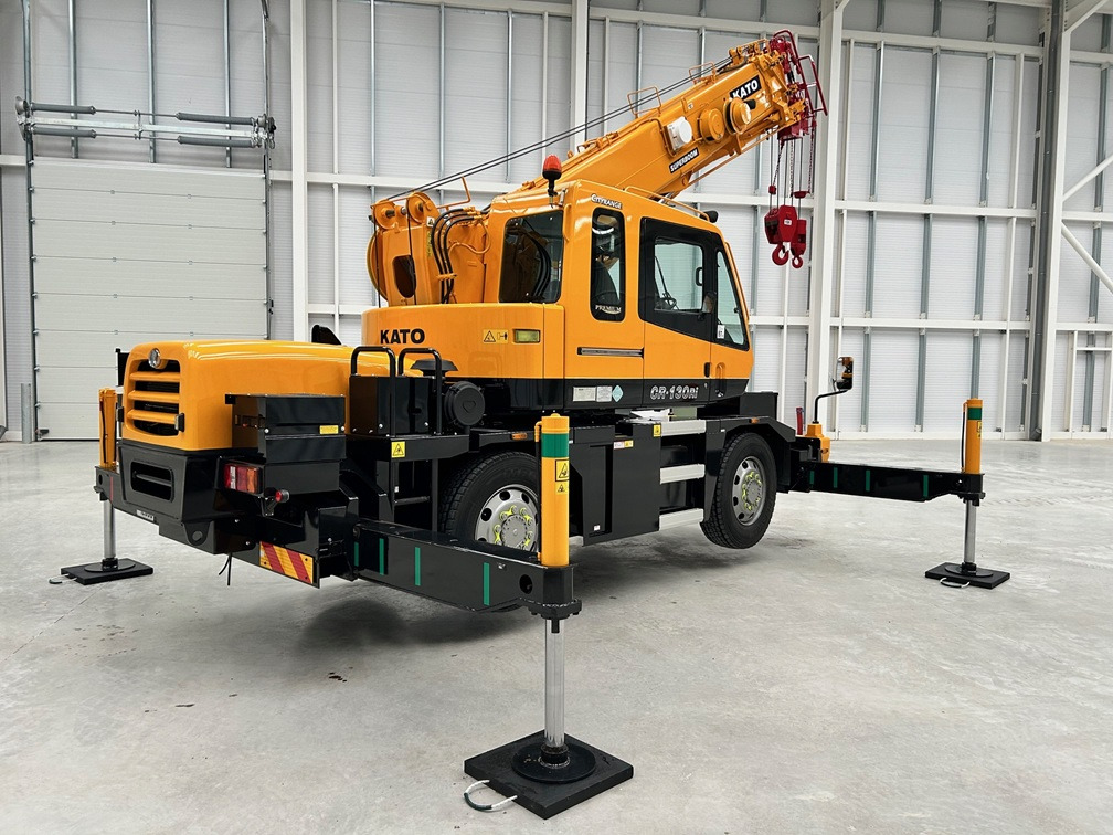 Автокран KATO CR-130Ri - 13 Ton City Crane with Only 8,563 miles from New !!: снимка 25