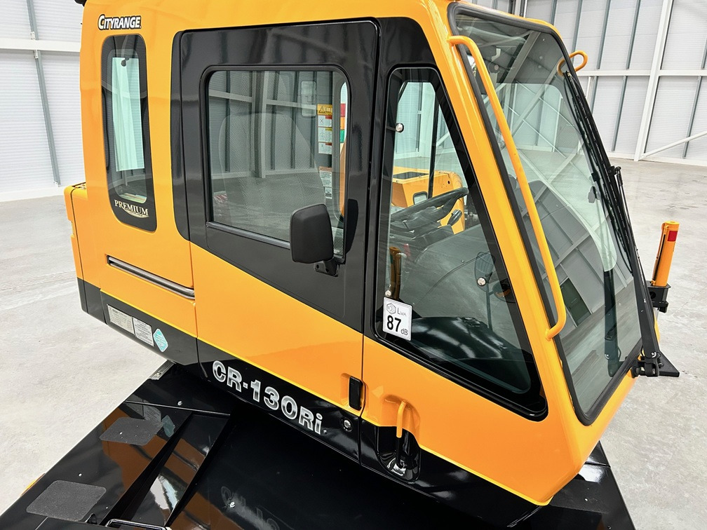 Автокран KATO CR-130Ri - 13 Ton City Crane with Only 8,563 miles from New !!: снимка 32