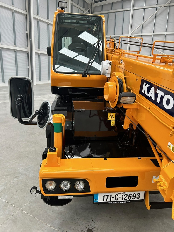 Автокран KATO CR-130Ri - 13 Ton City Crane with Only 8,563 miles from New !!: снимка 11