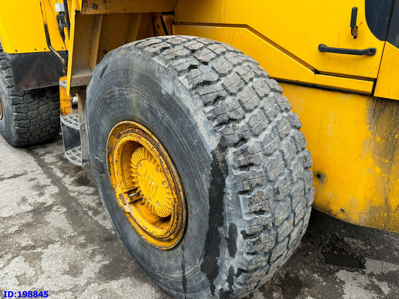 Колесен товарач JCB 456 ZX 4x4 / 330: снимка 6 Колесен товарач JCB 456 ZX 4x4 / 330: снимка 6