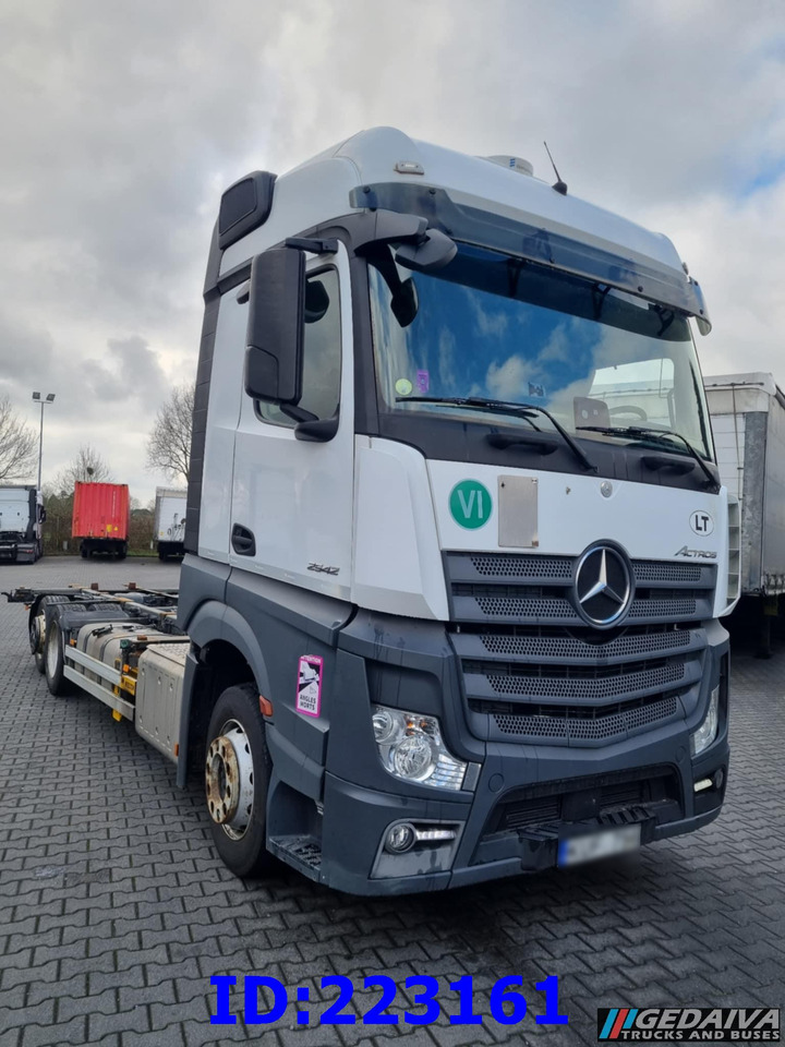 MERCEDES-BENZ Actros 2542 BDF 6x2 Euro6 - Шаси кабина: снимка 2 MERCEDES-BENZ Actros 2542 BDF 6x2 Euro6 - Шаси кабина: снимка 2