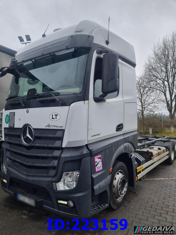 MERCEDES-BENZ Actros 2542 BDF 6x2 Euro6 - Шаси кабина: снимка 2 MERCEDES-BENZ Actros 2542 BDF 6x2 Euro6 - Шаси кабина: снимка 2