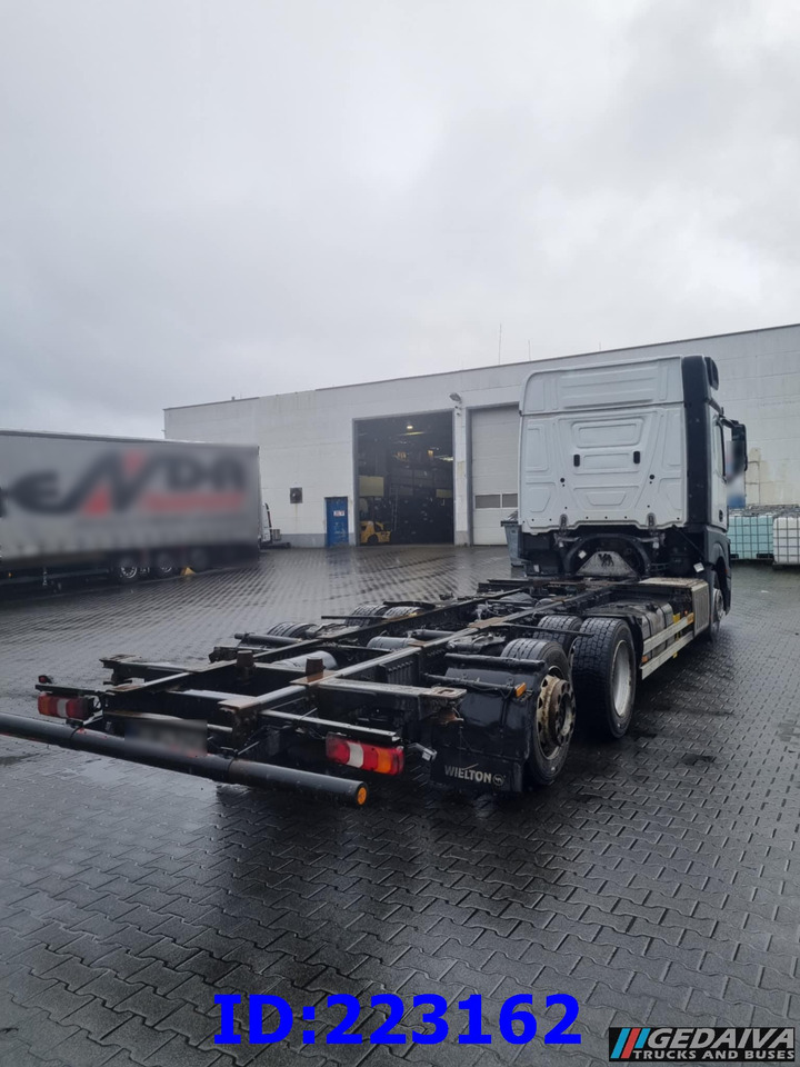 MERCEDES-BENZ Actros 2542 BDF 6x2 Euro6 - Шаси кабина: снимка 4 MERCEDES-BENZ Actros 2542 BDF 6x2 Euro6 - Шаси кабина: снимка 4