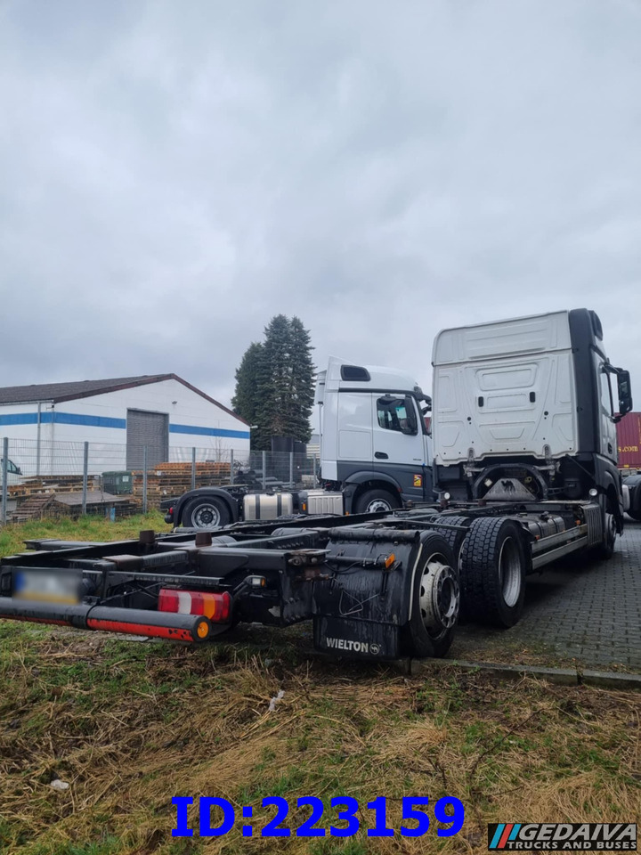 MERCEDES-BENZ Actros 2542 BDF 6x2 Euro6 - Шаси кабина: снимка 5 MERCEDES-BENZ Actros 2542 BDF 6x2 Euro6 - Шаси кабина: снимка 5