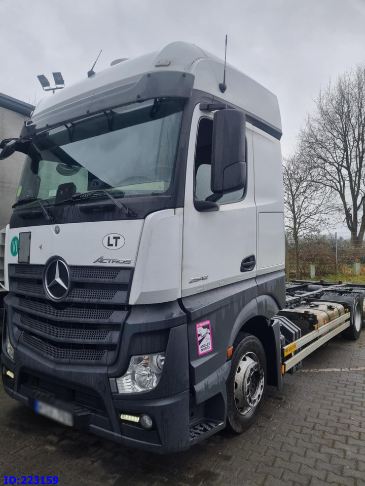 MERCEDES-BENZ Actros 2542 BDF 6x2 Euro6 - Шаси кабина: снимка 2 MERCEDES-BENZ Actros 2542 BDF 6x2 Euro6 - Шаси кабина: снимка 2
