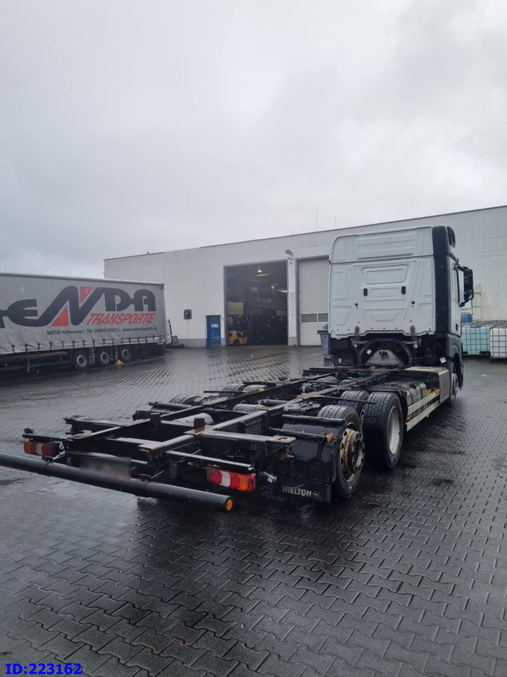MERCEDES-BENZ Actros 2542 BDF 6x2 Euro6 - Шаси кабина: снимка 4 MERCEDES-BENZ Actros 2542 BDF 6x2 Euro6 - Шаси кабина: снимка 4