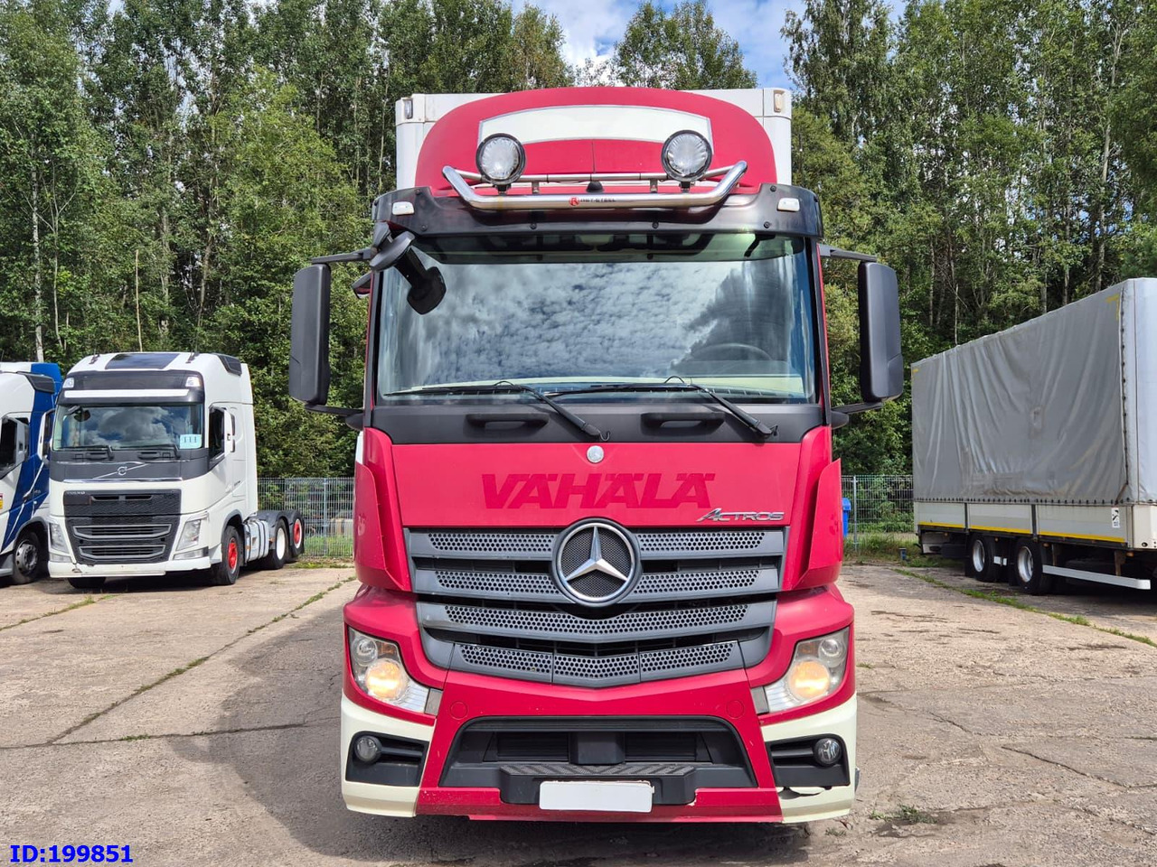 MERCEDES-BENZ Actros 2551 6x2 Euro5 - Камион фургон: снимка 2 MERCEDES-BENZ Actros 2551 6x2 Euro5 - Камион фургон: снимка 2