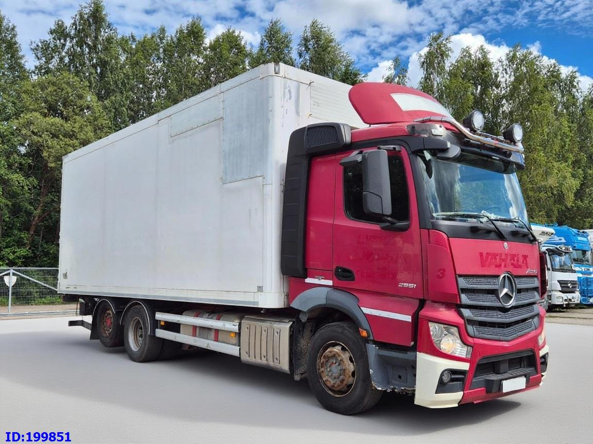 MERCEDES-BENZ Actros 2551 6x2 Euro5 - Камион фургон: снимка 2 MERCEDES-BENZ Actros 2551 6x2 Euro5 - Камион фургон: снимка 2
