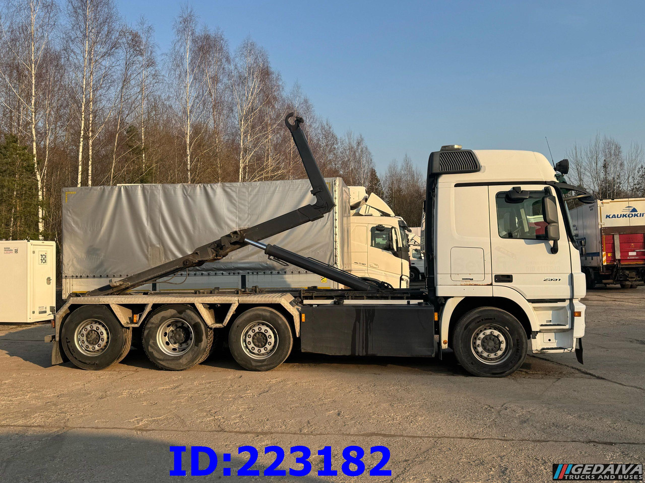 MERCEDES-BENZ Actros 2551 8x2 V8 Retarder - Мултилифт с кука камион: снимка 5 MERCEDES-BENZ Actros 2551 8x2 V8 Retarder - Мултилифт с кука камион: снимка 5