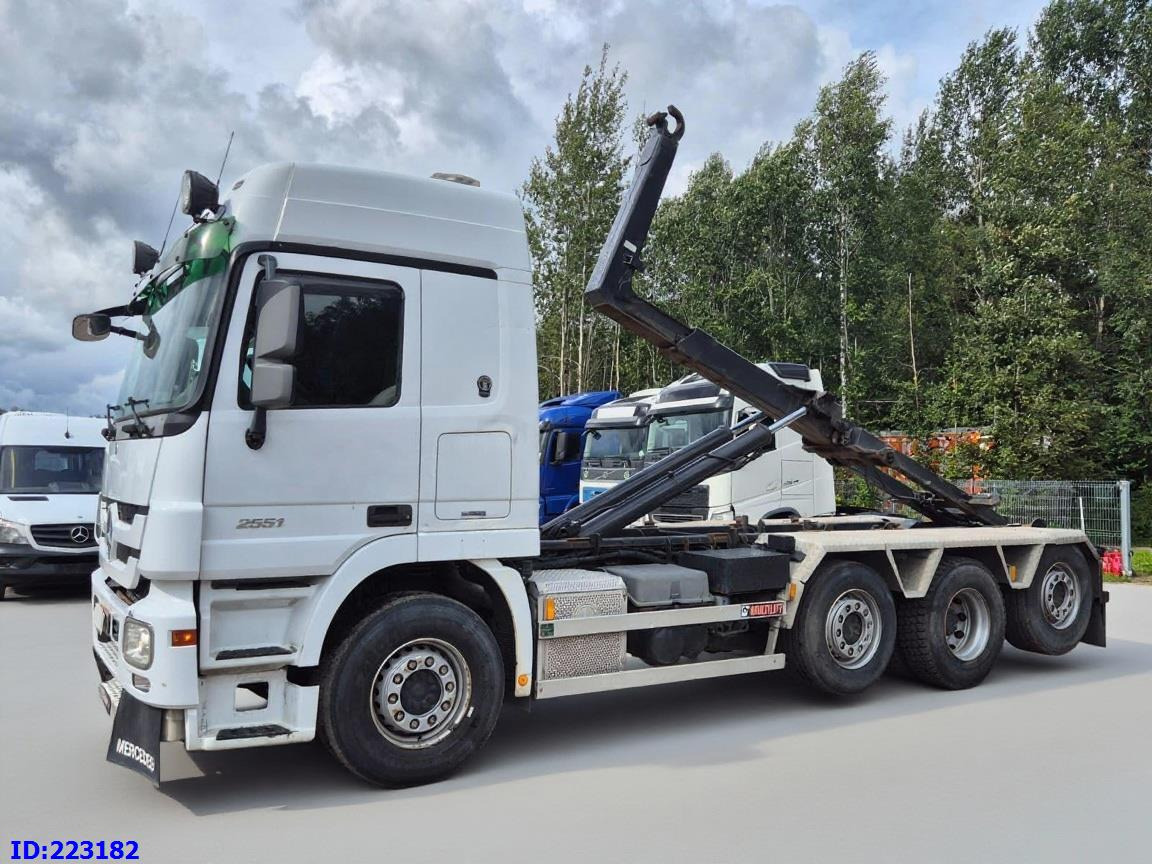 MERCEDES-BENZ Actros 2551 8x2 V8 Retarder - Мултилифт с кука камион: снимка 2 MERCEDES-BENZ Actros 2551 8x2 V8 Retarder - Мултилифт с кука камион: снимка 2