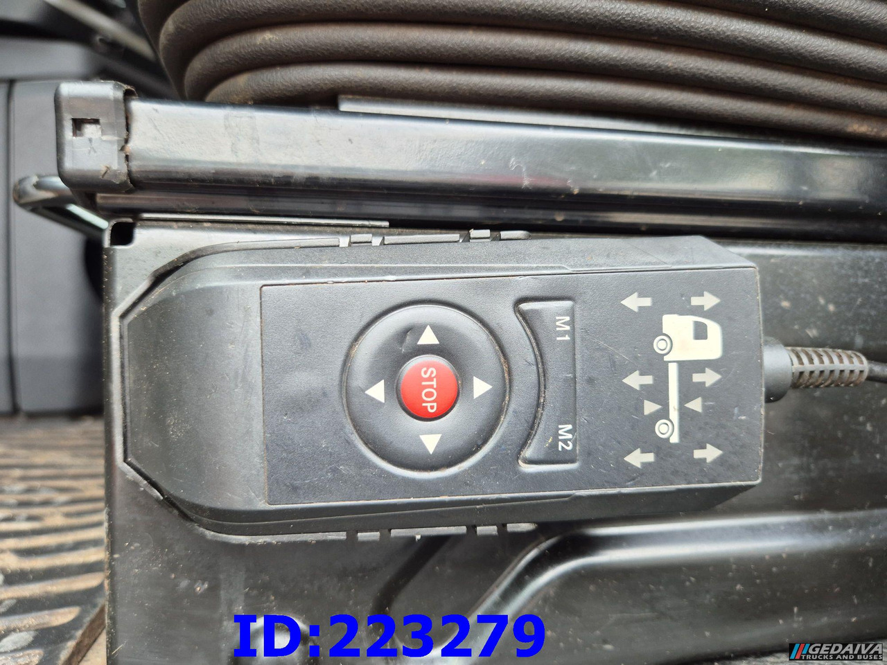 Шаси кабина MERCEDES-BENZ Actros 3563  8×4 ( Steering axle): снимка 12