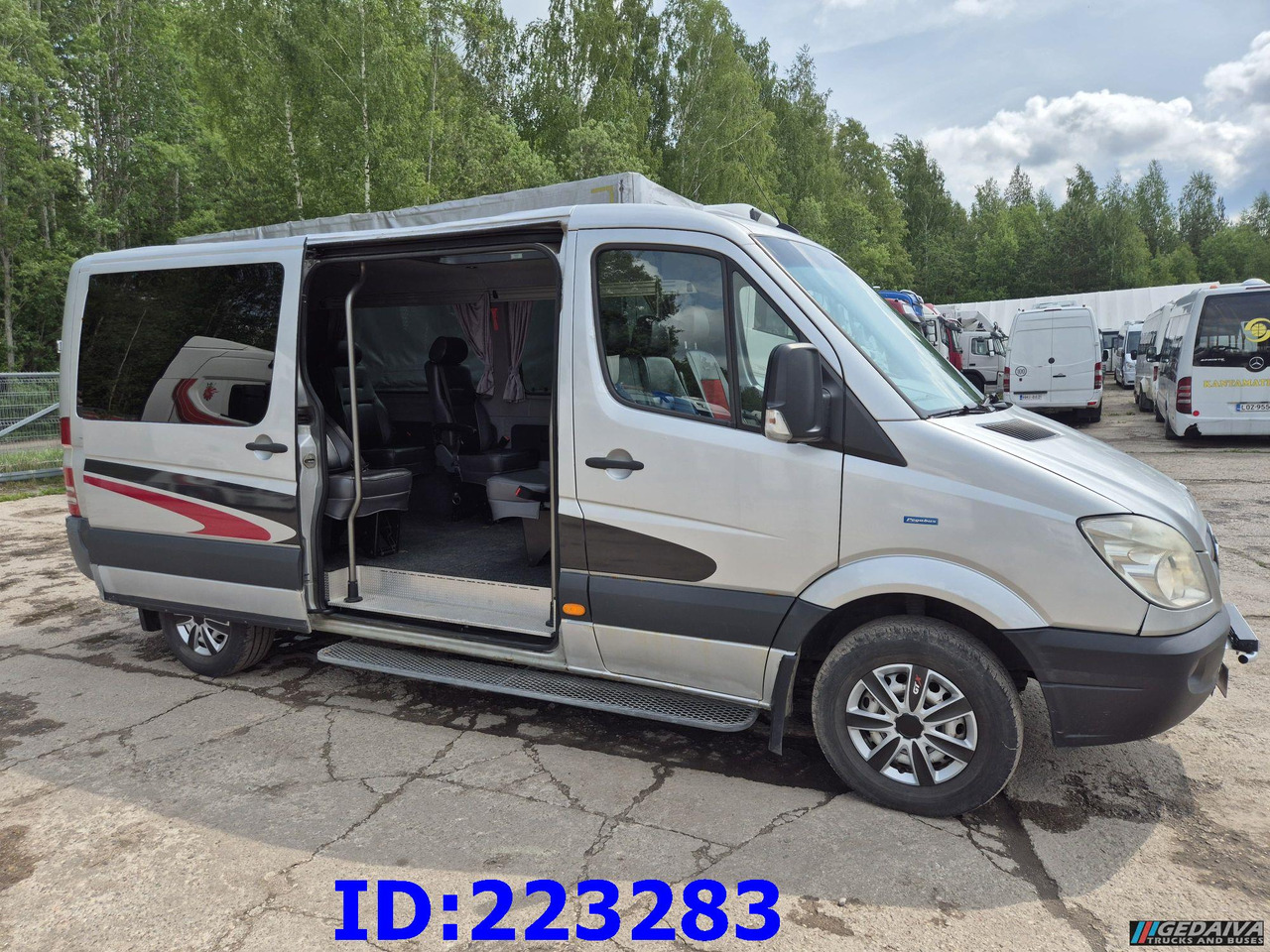 MERCEDES-BENZ Sprinter 313 - Kasten VIP -Euro5 - Туристически автобус: снимка 4 MERCEDES-BENZ Sprinter 313 - Kasten VIP -Euro5 - Туристически автобус: снимка 4