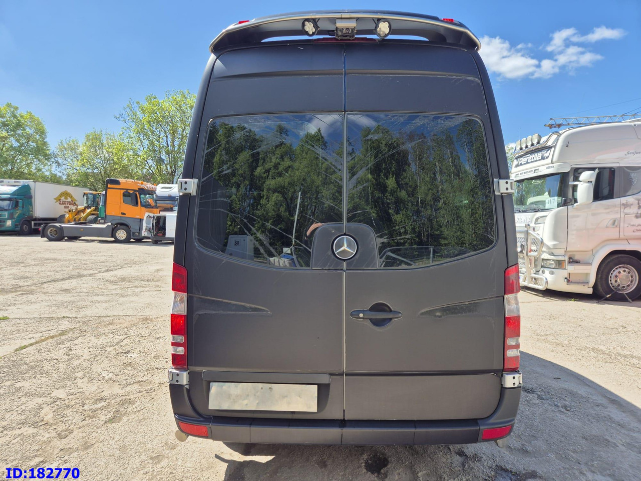 MERCEDES-BENZ Sprinter 319 VIP Euro5 - Туристически автобус: снимка 5 MERCEDES-BENZ Sprinter 319 VIP Euro5 - Туристически автобус: снимка 5