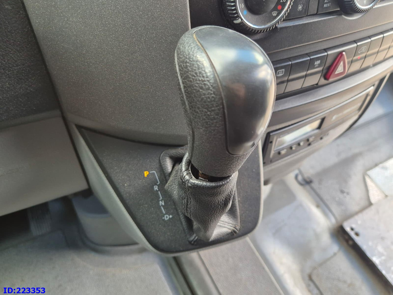 Микробус, Пътнически бус MERCEDES-BENZ Sprinter 518 - 23 Seater: снимка 11