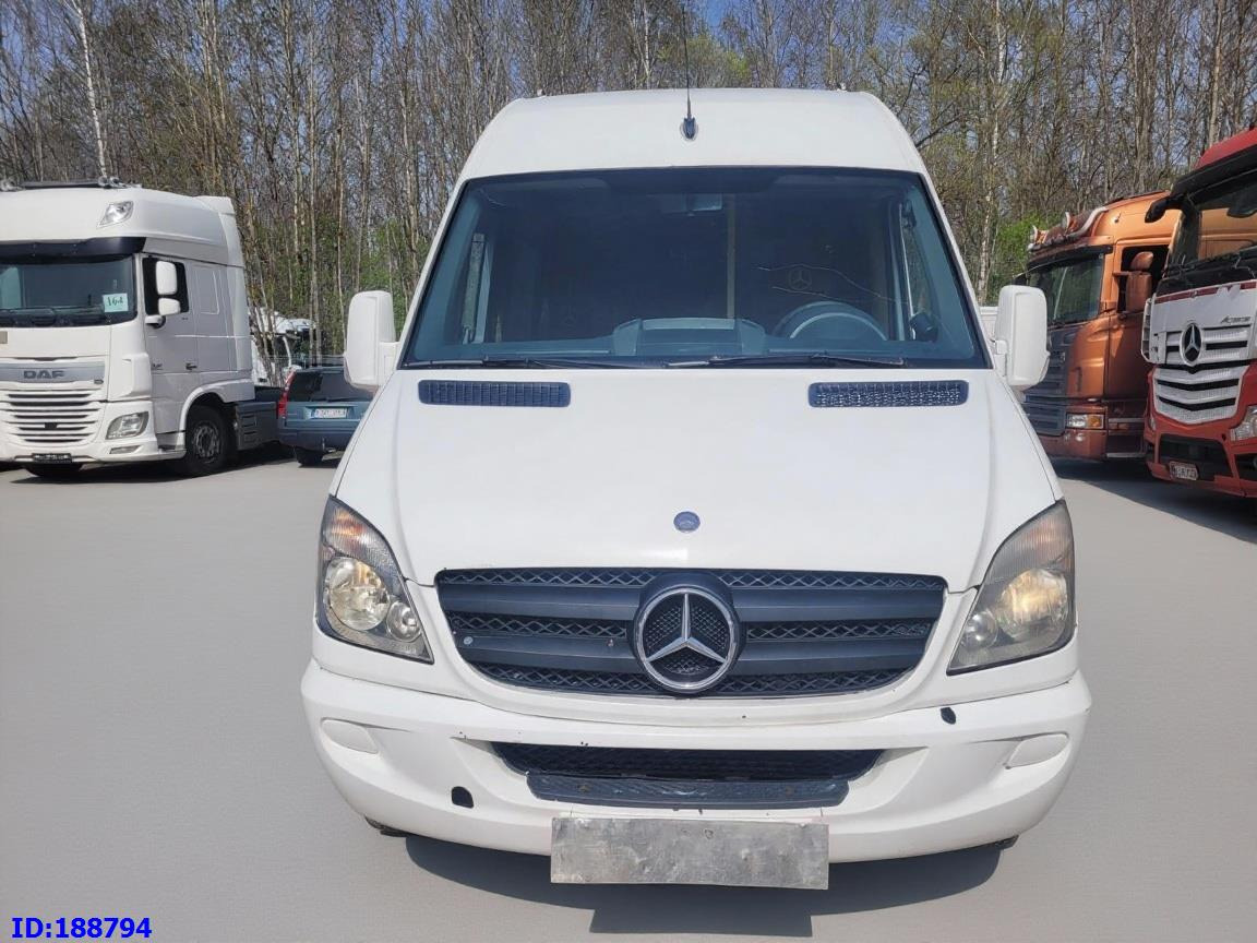 MERCEDES-BENZ Sprinter 518 - Kasten VIP - 20 Seater - Микробус, Пътнически бус: снимка 2 MERCEDES-BENZ Sprinter 518 - Kasten VIP - 20 Seater - Микробус, Пътнически бус: снимка 2