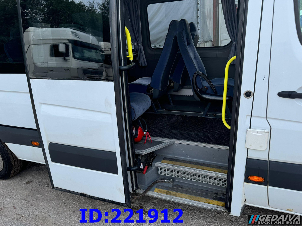 MERCEDES-BENZ Sprinter 518 VIP 17-Place - Туристически автобус: снимка 5 MERCEDES-BENZ Sprinter 518 VIP 17-Place - Туристически автобус: снимка 5