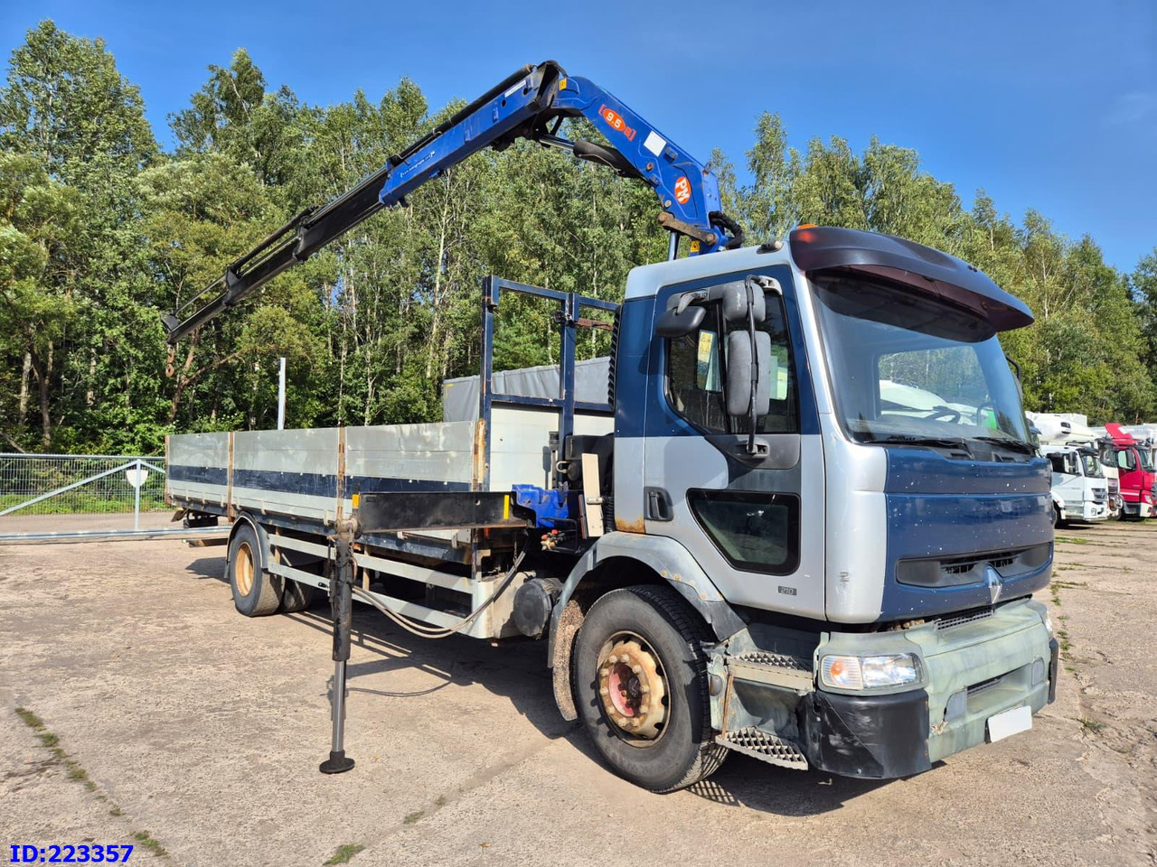 RENAULT Premium 210 4x2 Crane PM - Камион за дърва: снимка 2 RENAULT Premium 210 4x2 Crane PM - Камион за дърва: снимка 2