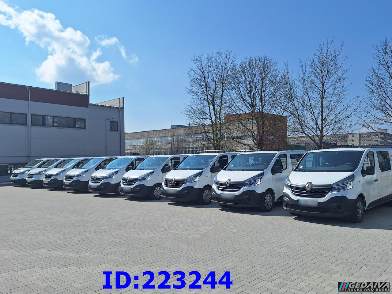 RENAULT Trafic (6pcs. available) - Бус с двойна кабина: снимка 4 RENAULT Trafic (6pcs. available) - Бус с двойна кабина: снимка 4
