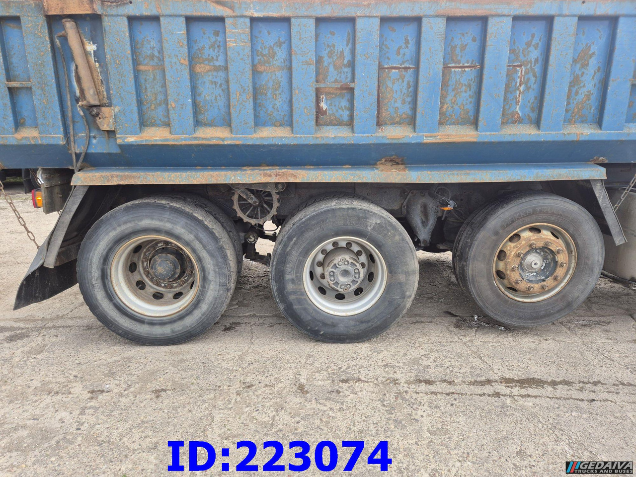 SCANIA 124 8x2 - Manual - Full steel - Самосвал камион: снимка 5 SCANIA 124 8x2 - Manual - Full steel - Самосвал камион: снимка 5