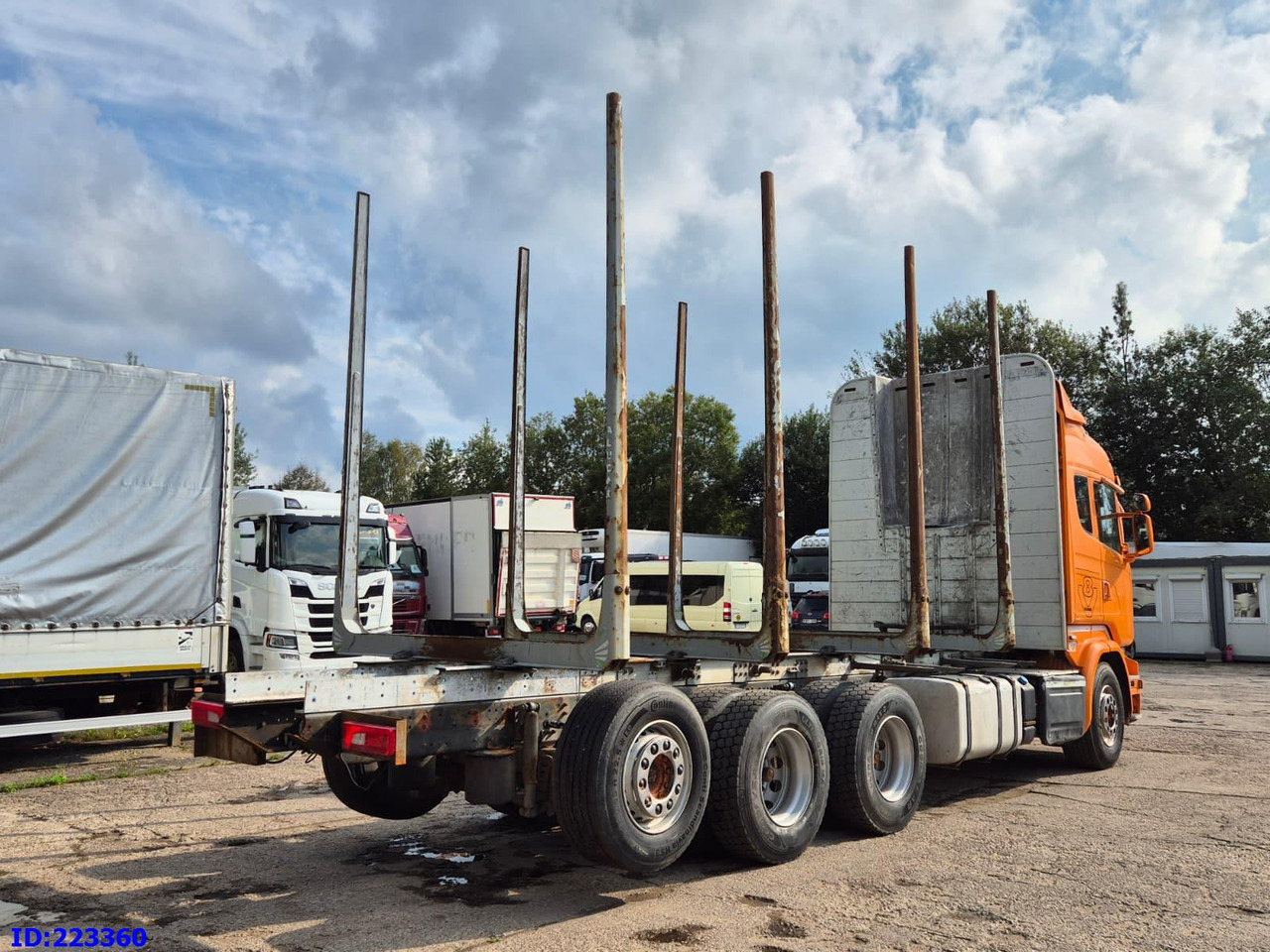 SCANIA R580 8X4 V8 - Камион за дърва: снимка 4 SCANIA R580 8X4 V8 - Камион за дърва: снимка 4