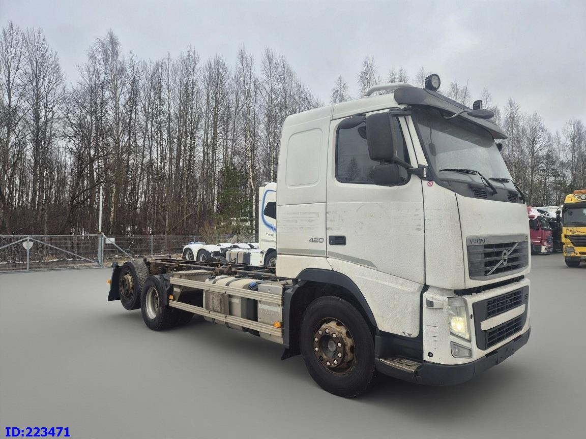 VOLVO FH 420HP 6×2 Steering axle - Шаси кабина: снимка 4 VOLVO FH 420HP 6×2 Steering axle - Шаси кабина: снимка 4
