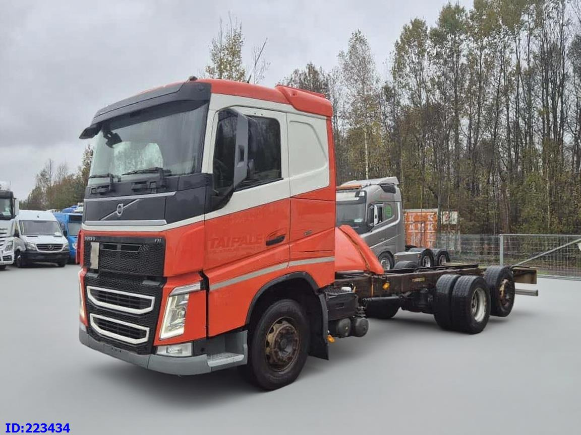 VOLVO FH13 500HP 6x2 - Шаси кабина: снимка 1 VOLVO FH13 500HP 6x2 - Шаси кабина: снимка 1
