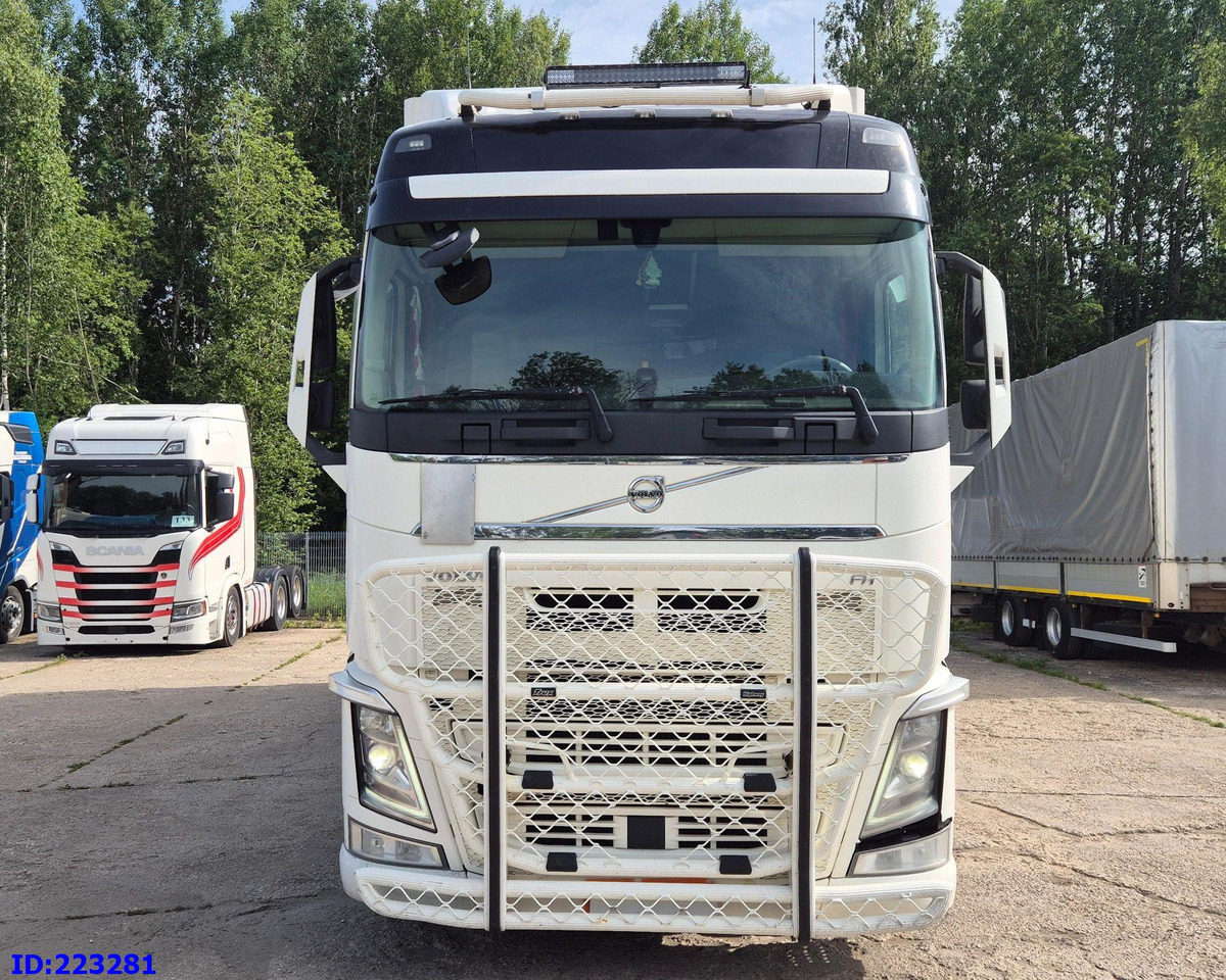 VOLVO FH13 540HP 6x2 (10 tyre) Euro6 - Изотермичен камион: снимка 2 VOLVO FH13 540HP 6x2 (10 tyre) Euro6 - Изотермичен камион: снимка 2