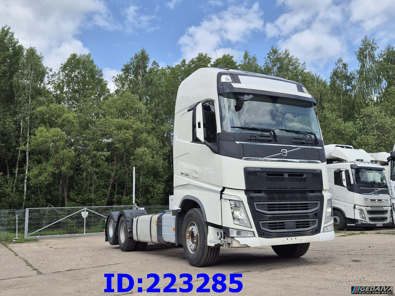 VOLVO FH13 540HP 6x2 (10 tyre) Euro6 - Шаси кабина: снимка 3 VOLVO FH13 540HP 6x2 (10 tyre) Euro6 - Шаси кабина: снимка 3