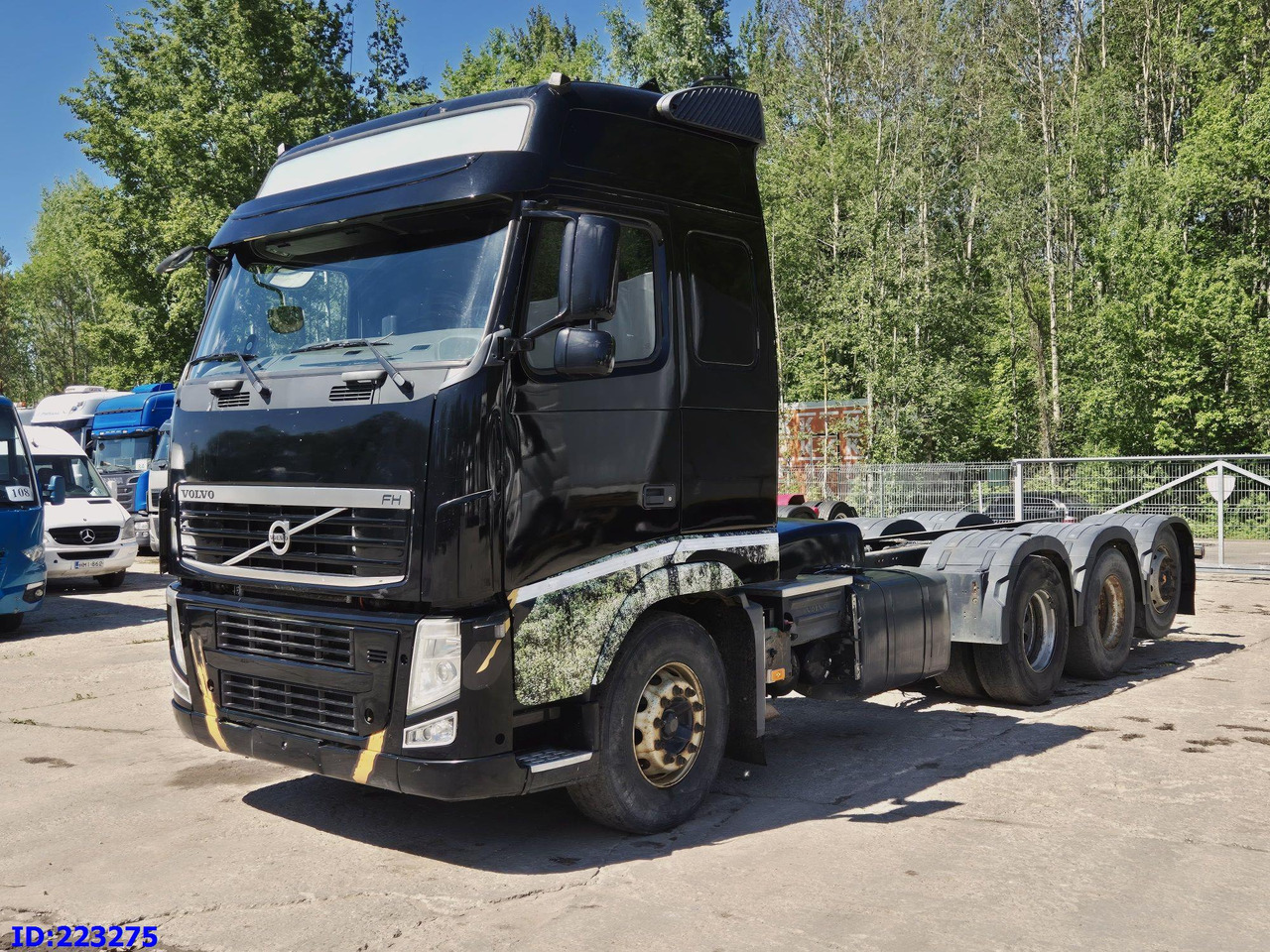 VOLVO FH13 540HP 8X4 (Steering axle) RETARDER - Шаси кабина: снимка 1 VOLVO FH13 540HP 8X4 (Steering axle) RETARDER - Шаси кабина: снимка 1