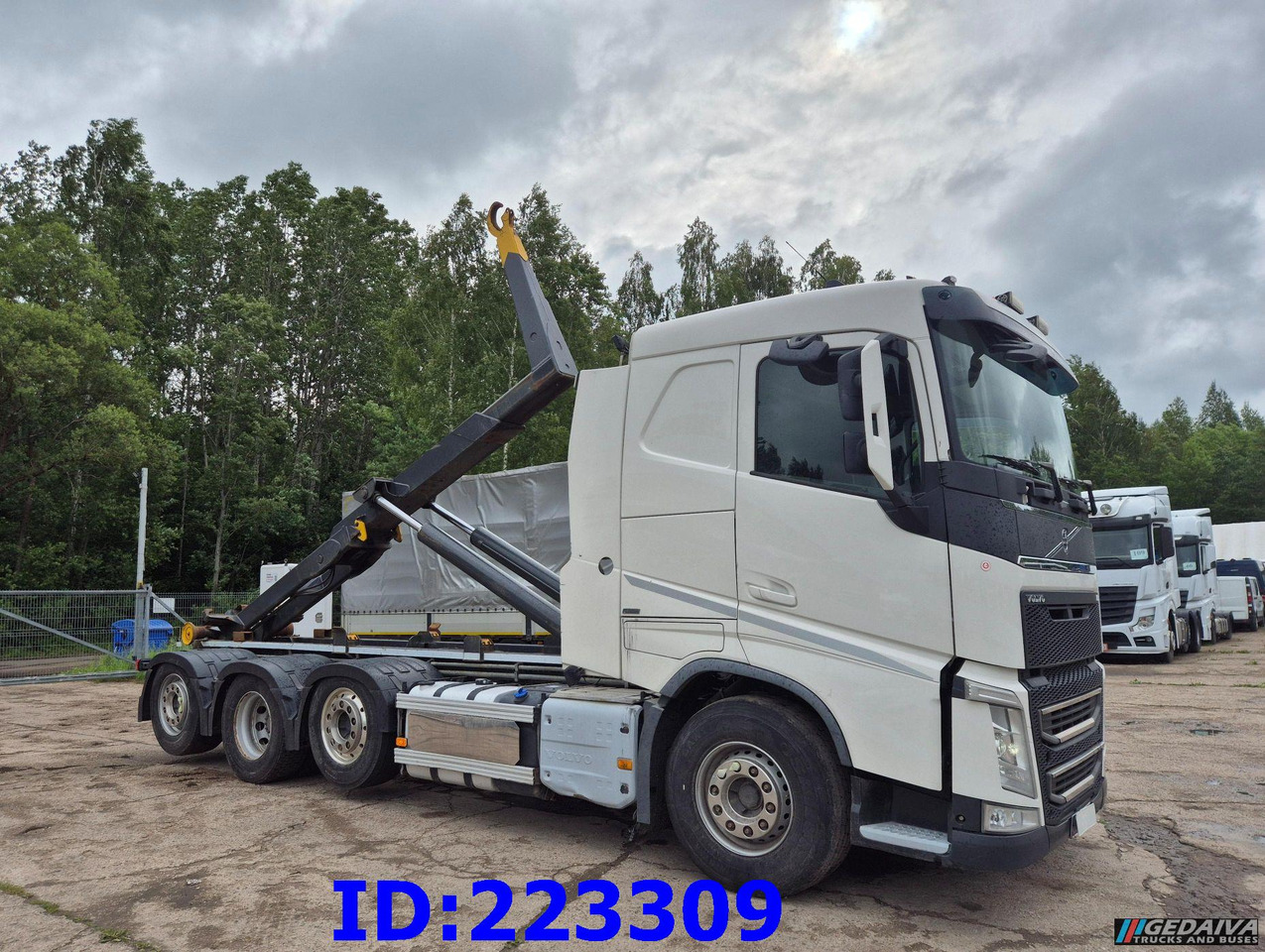 VOLVO FH13 540HP 8x2 Hook lift (2axles steering - 2 axles lifting) - Мултилифт с кука камион: снимка 4 VOLVO FH13 540HP 8x2 Hook lift (2axles steering - 2 axles lifting) - Мултилифт с кука камион: снимка 4