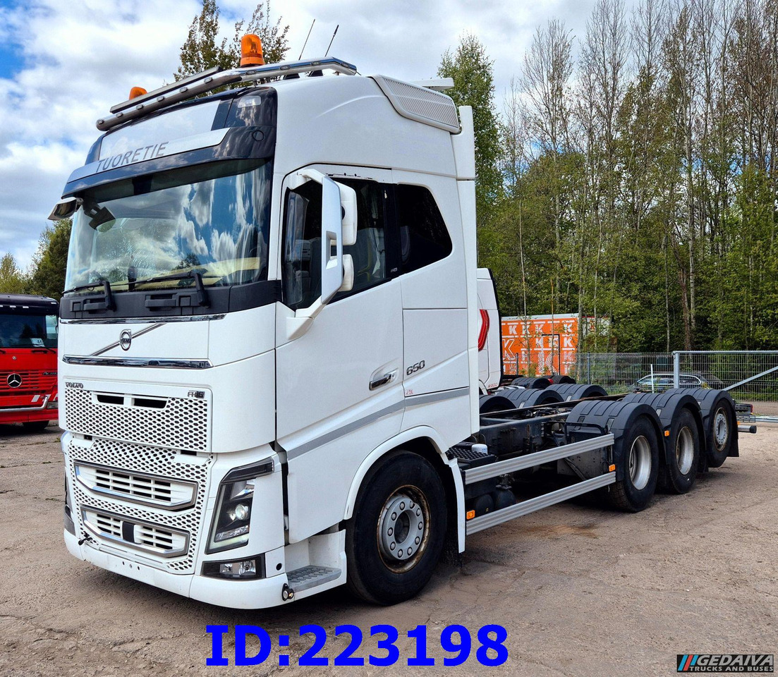 VOLVO FH16 650HP 8X4 (Steering axle) - Шаси кабина: снимка 1 VOLVO FH16 650HP 8X4 (Steering axle) - Шаси кабина: снимка 1