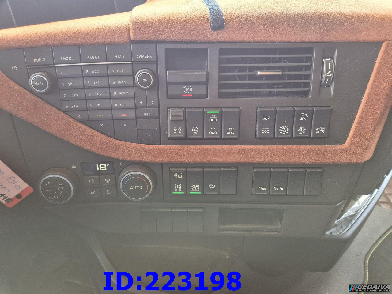 Шаси кабина VOLVO FH16 650HP 8X4 (Steering axle): снимка 15