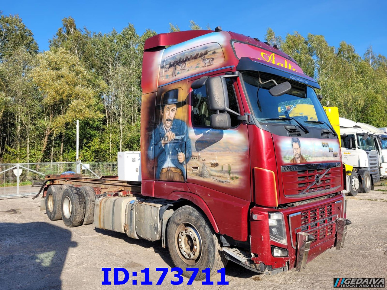 VOLVO FH16 700HP 6x4 Euro5 - Шаси кабина: снимка 4 VOLVO FH16 700HP 6x4 Euro5 - Шаси кабина: снимка 4