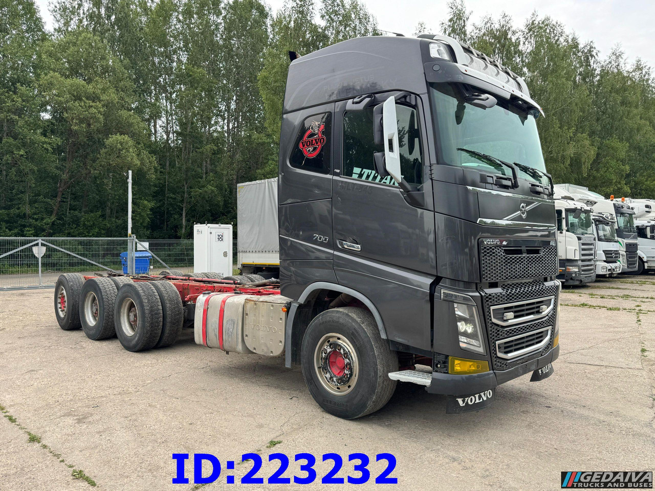 VOLVO FH16 700HP 8X4 Big Axles - Камион за дърва: снимка 4 VOLVO FH16 700HP 8X4 Big Axles - Камион за дърва: снимка 4