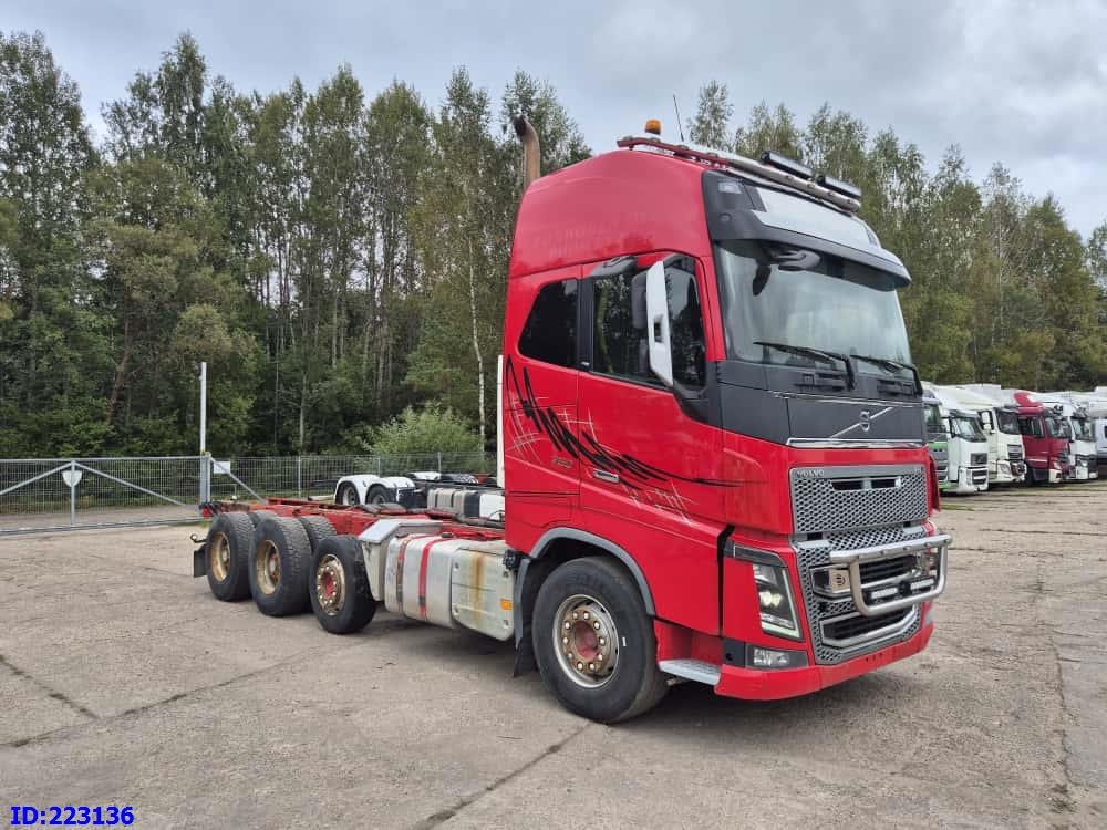 VOLVO FH16 750HP - 8x4 -Big Axles - Шаси кабина: снимка 4 VOLVO FH16 750HP - 8x4 -Big Axles - Шаси кабина: снимка 4