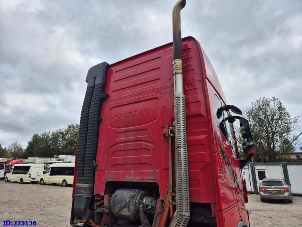 VOLVO FH16 750HP - 8x4 -Big Axles - Шаси кабина: снимка 5 VOLVO FH16 750HP - 8x4 -Big Axles - Шаси кабина: снимка 5