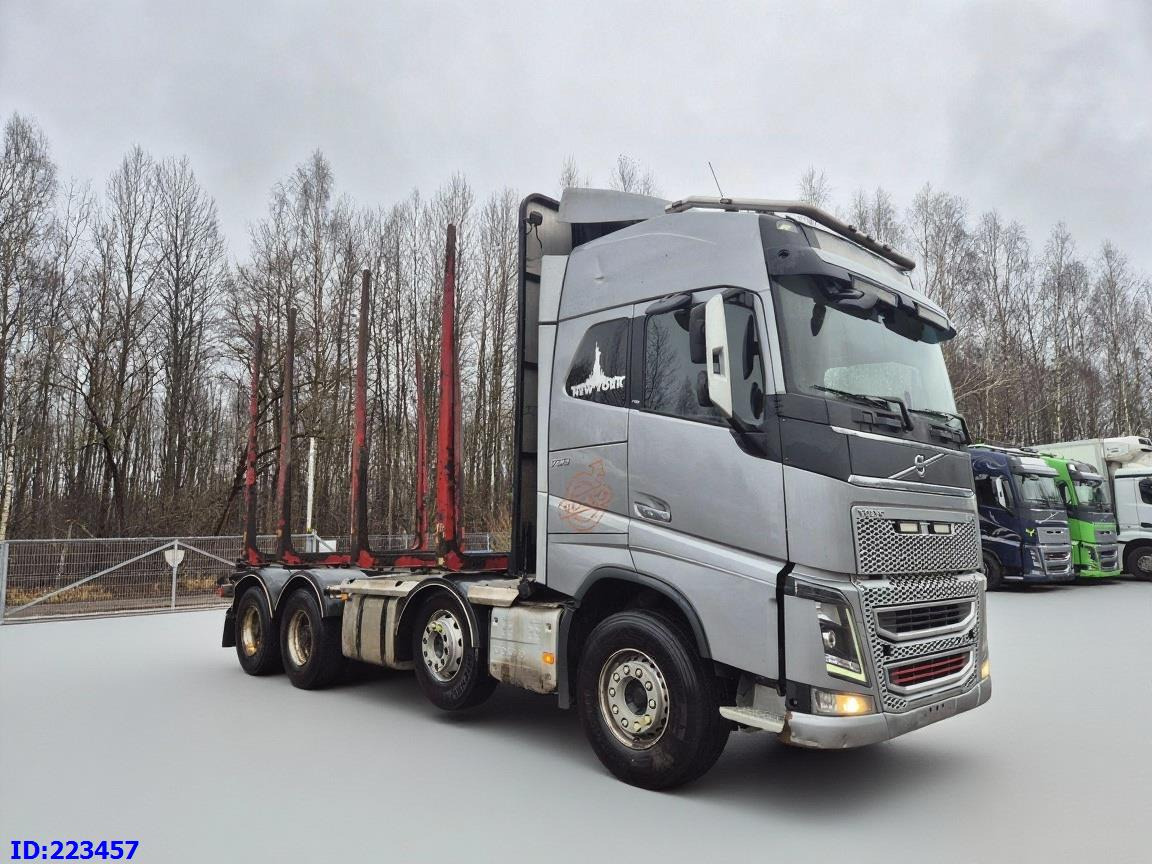 VOLVO FH16 750HP 8x4 Big axles - Камион за дърва: снимка 4 VOLVO FH16 750HP 8x4 Big axles - Камион за дърва: снимка 4