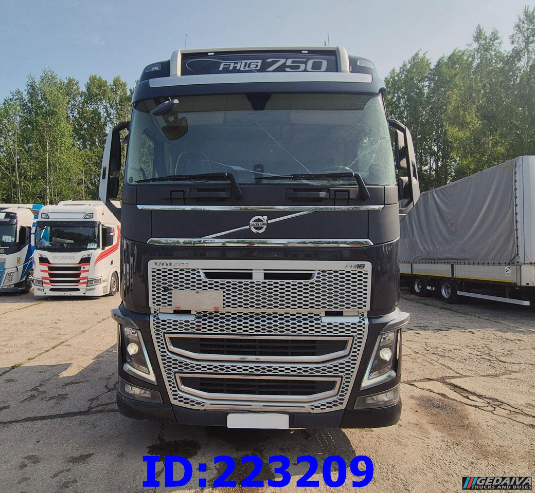 VOLVO FH16 750HP 8x4 Steering axle - Шаси кабина: снимка 2 VOLVO FH16 750HP 8x4 Steering axle - Шаси кабина: снимка 2