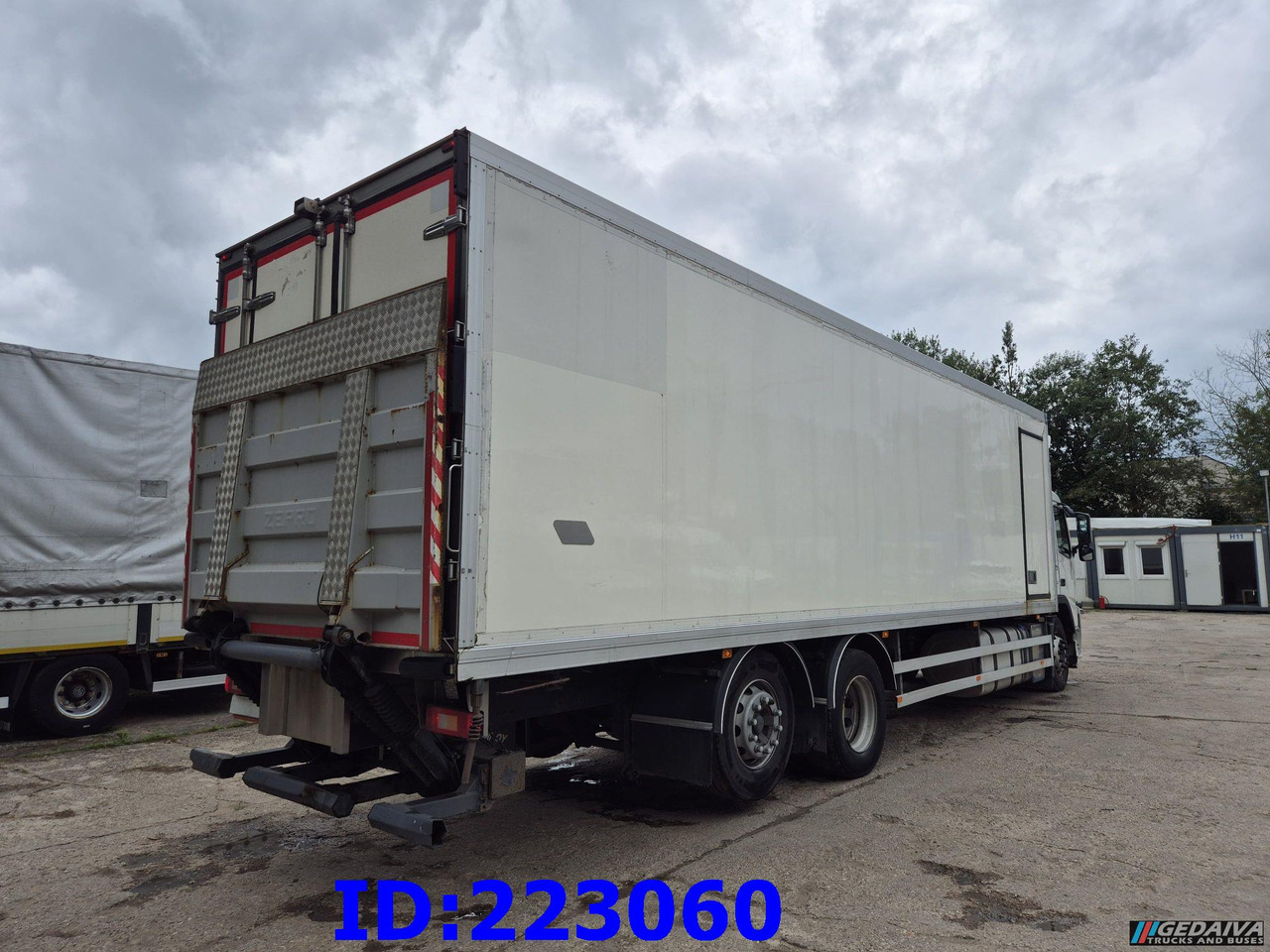 VOLVO FM 410HP - 6X2 - Euro5 -Steering axle - Рефрижератор камион: снимка 5 VOLVO FM 410HP - 6X2 - Euro5 -Steering axle - Рефрижератор камион: снимка 5